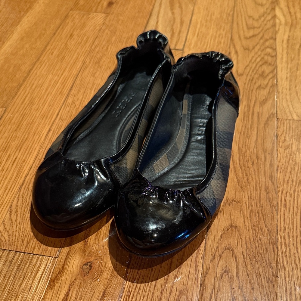 Burberry Black and Tan Plaid Flats